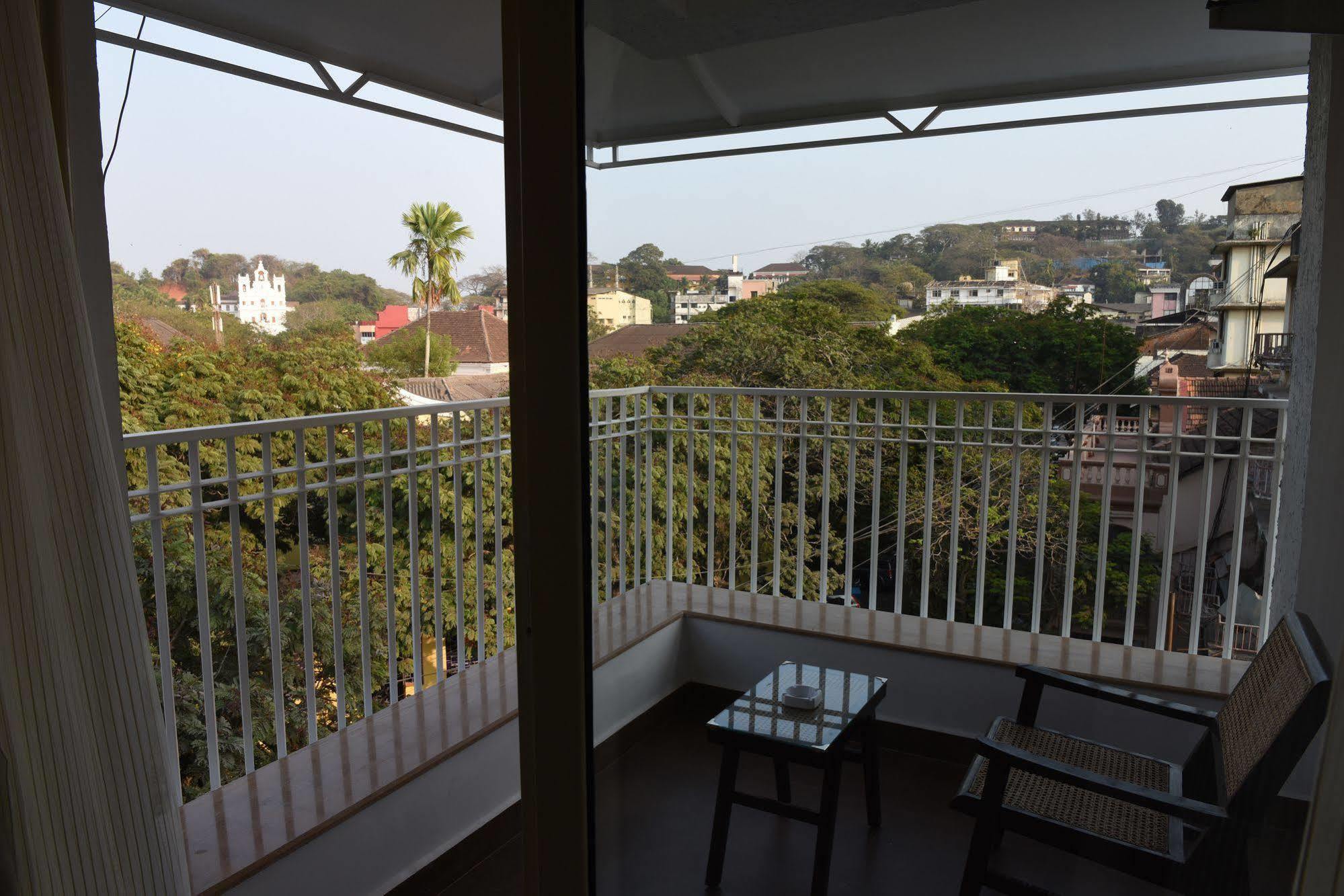 Treehouse Neptune Panaji Buitenkant foto